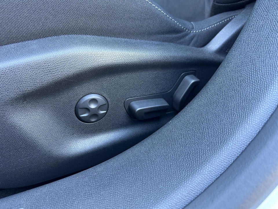 Opel Astra-e 54 Ultimate 5d