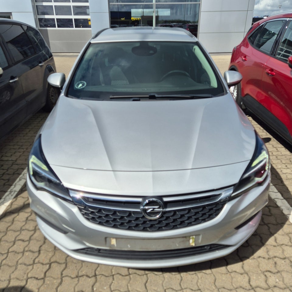 Opel Astra 1,6 CDTi 136 Excite Sports Tourer 5d