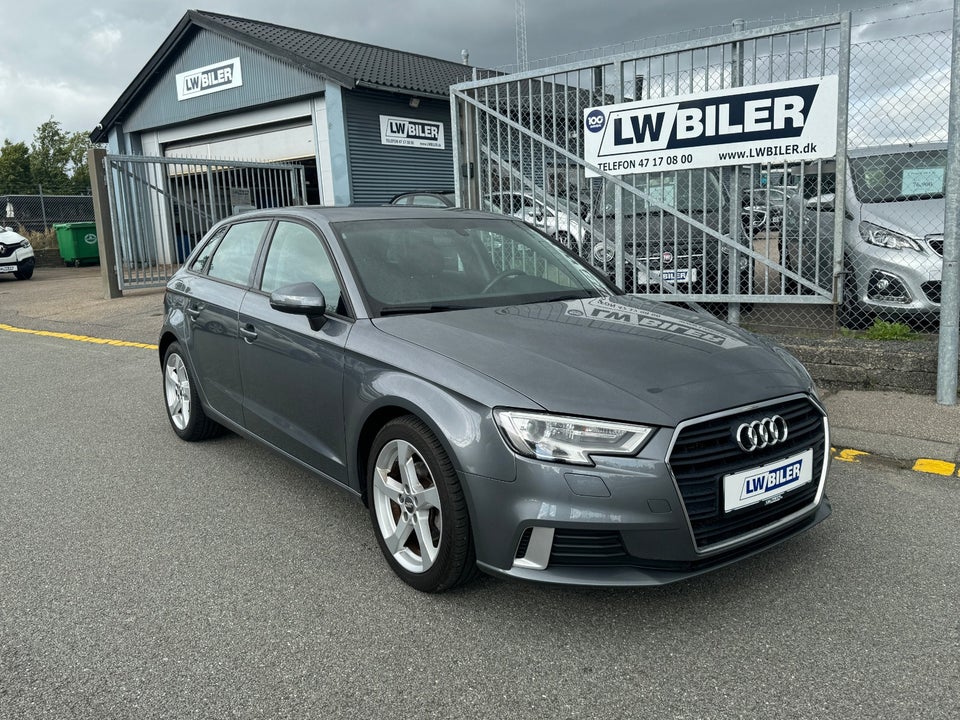 Audi A3 1,6 TDi 116 Sport Sportback 5d