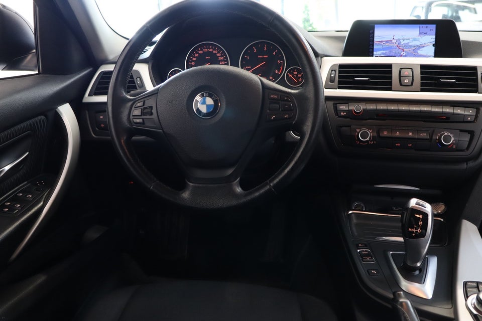 BMW 320d 2,0 Touring aut. 5d
