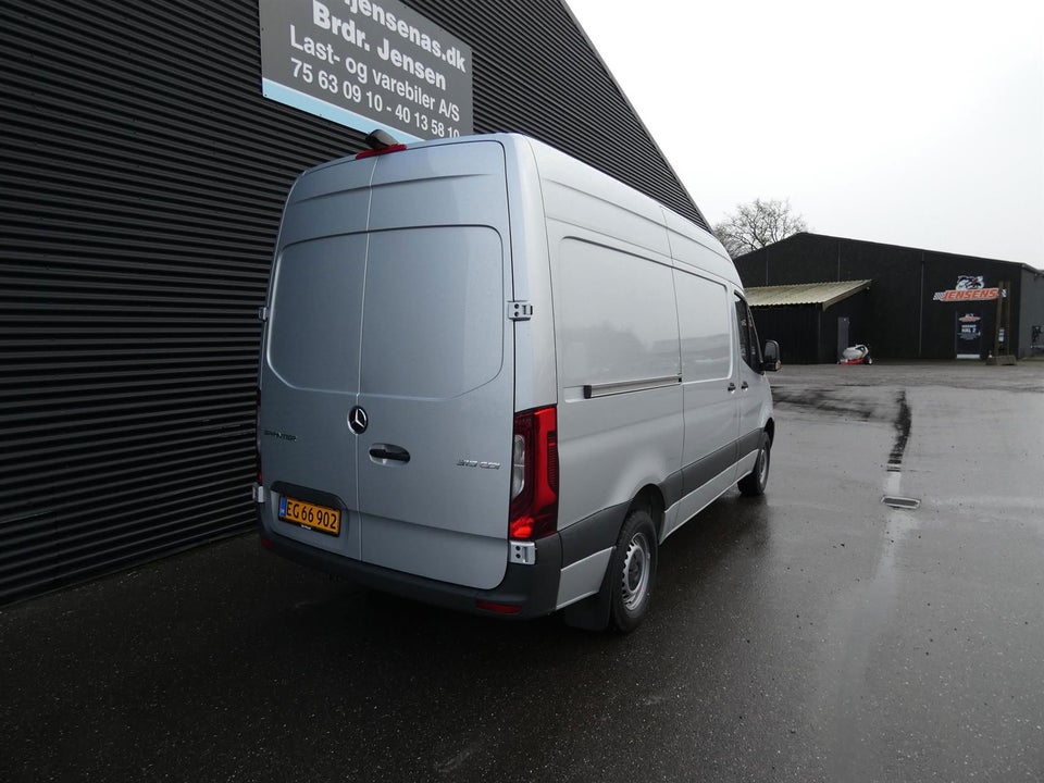 Mercedes Sprinter 319 2,0 CDi A2 Kassevogn aut. RWD