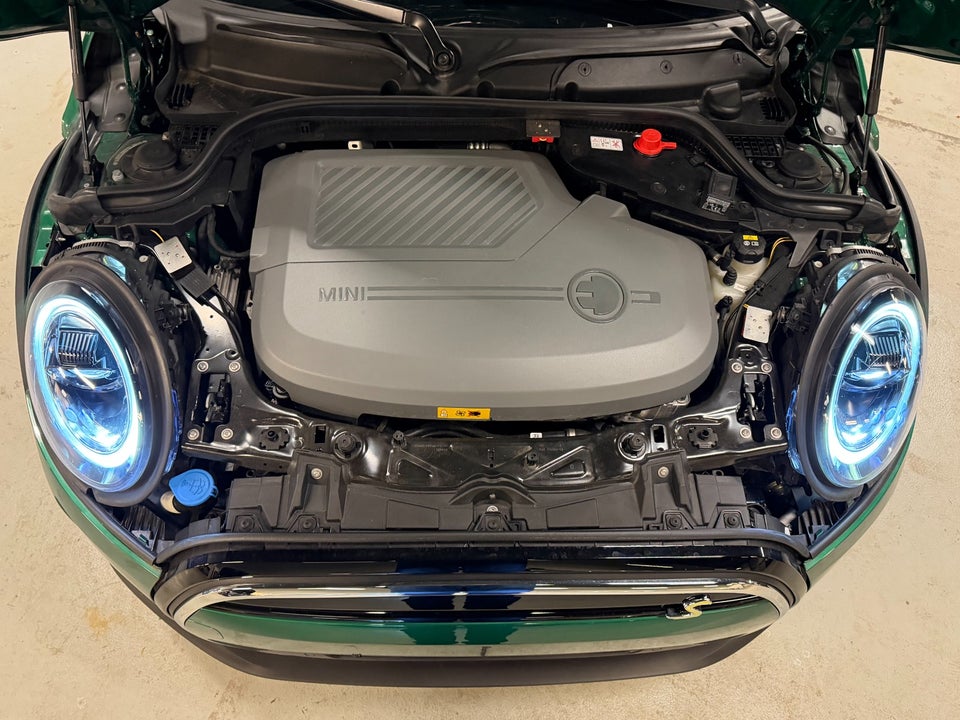 MINI Cooper SE Classic Trim 3d