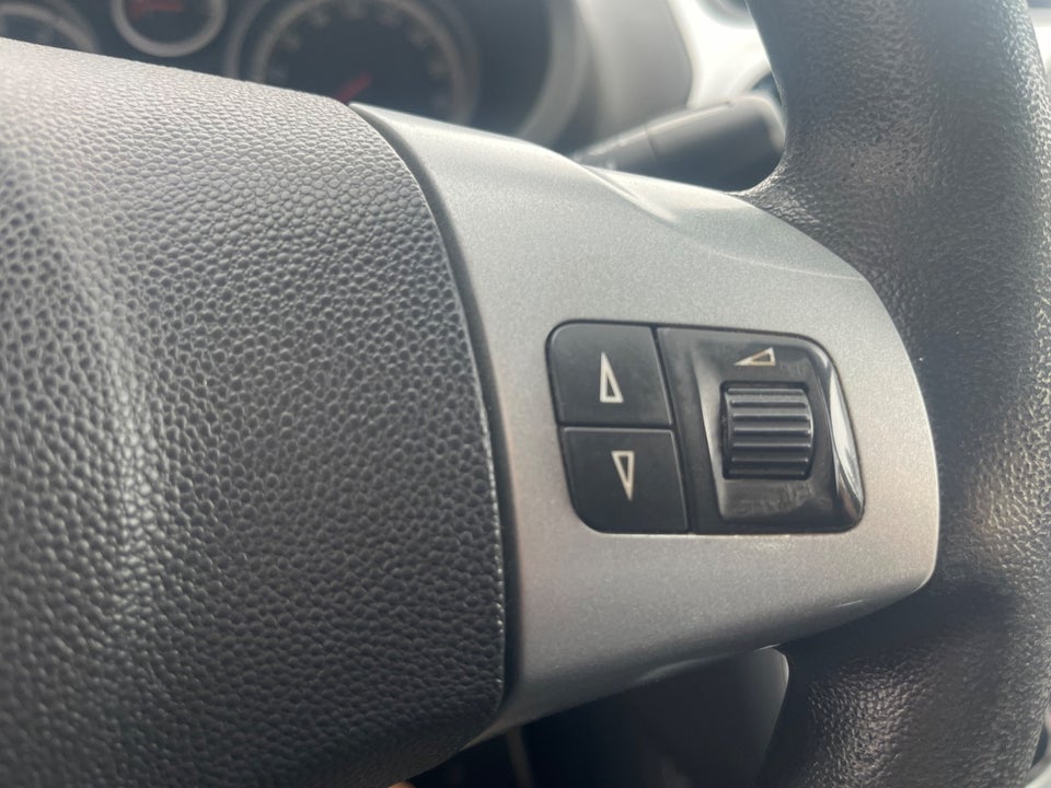 Opel Corsa 1,4 16V Cosmo 5d