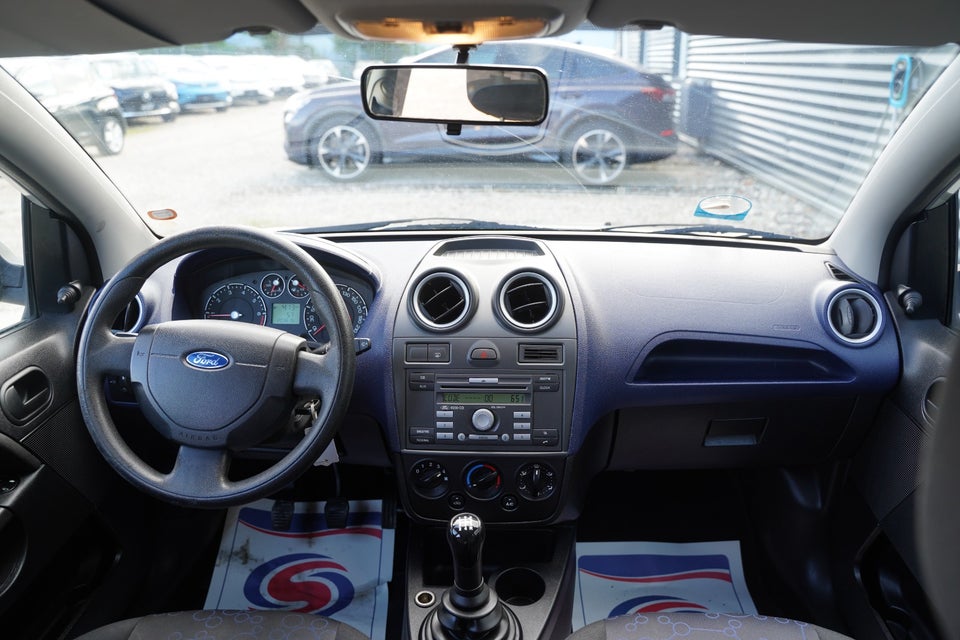 Ford Fiesta 1,4 Ambiente 5d