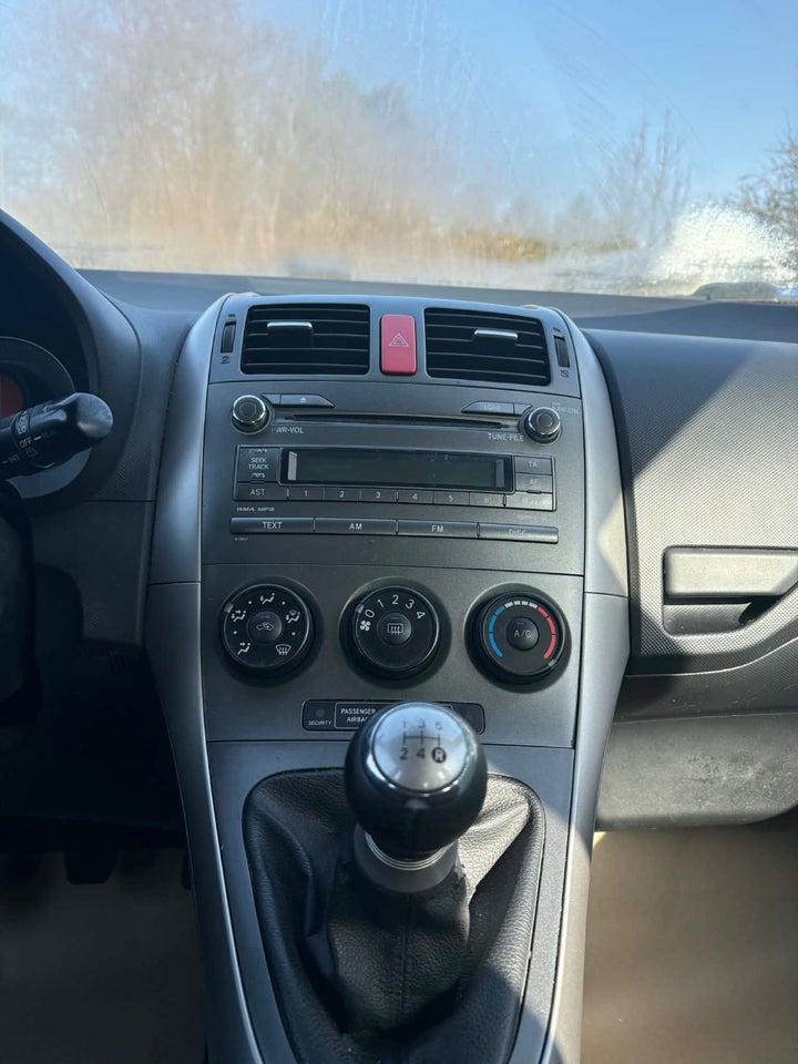 Toyota Auris 1,4 D-4D Luna 5d