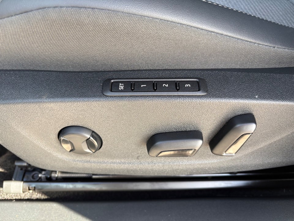 Skoda Enyaq 60 iV Loft 5d