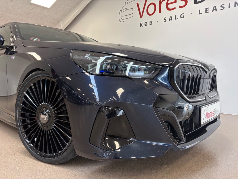 BMW i5 eDrive40 Fully Charged M-Sport Pro 4d