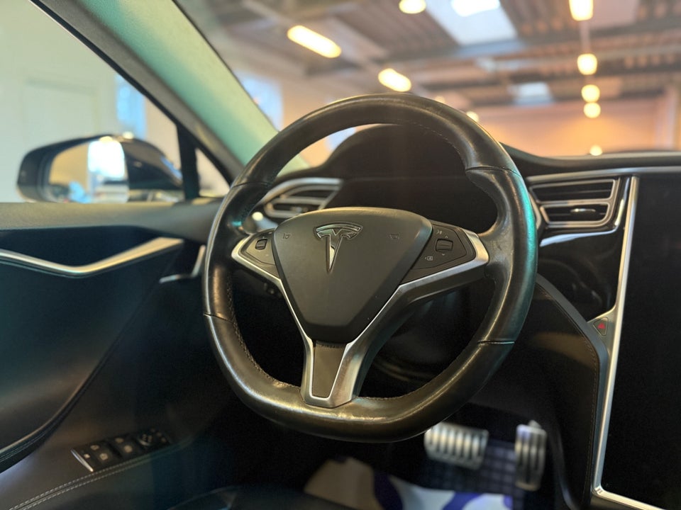 Tesla Model S P85D 5d