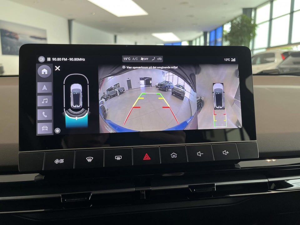 MG 4 77 Luxury Extended Range 5d