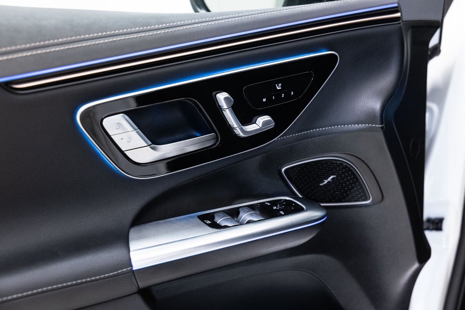 Mercedes EQE300 SUV Electric Art 5d