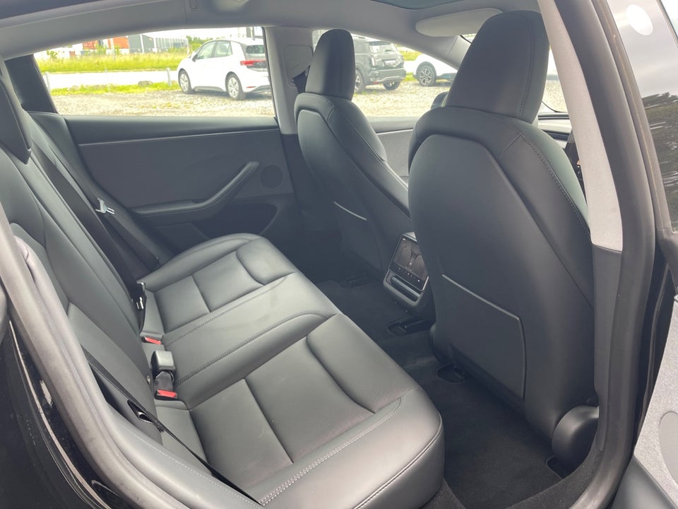 Tesla Model 3 RWD 4d