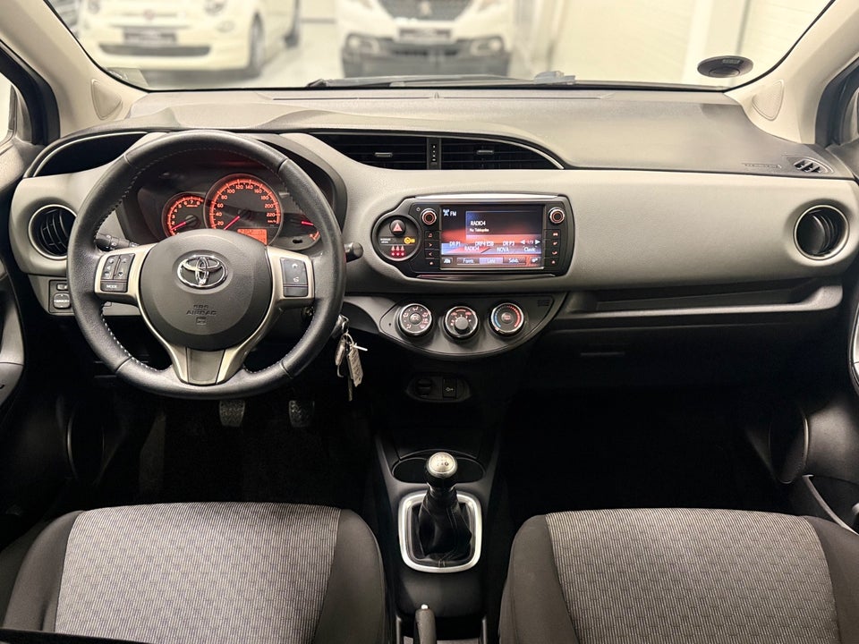Toyota Yaris 1,0 VVT-i T2 5d