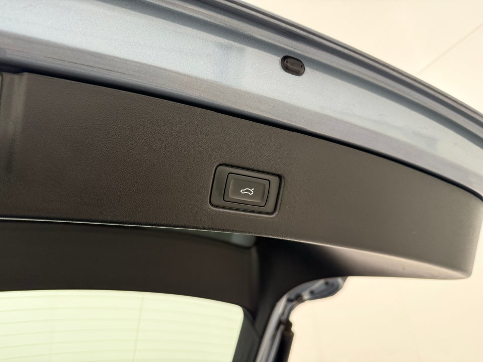 Audi Q4 e-tron 40 S-line 5d