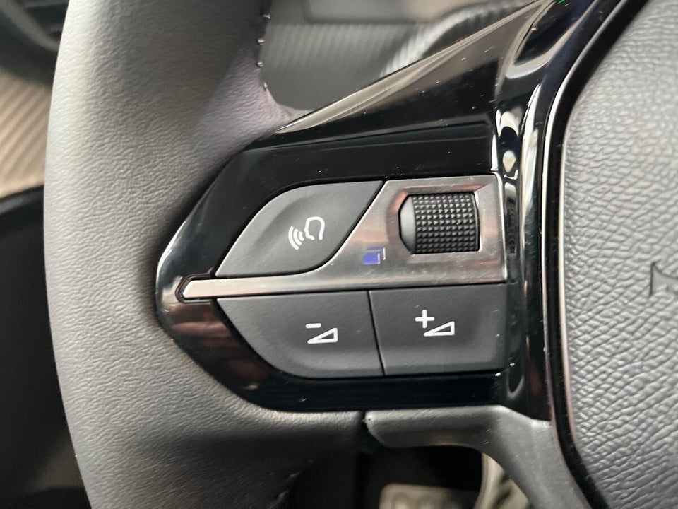 Peugeot e-208 50 Style 5d