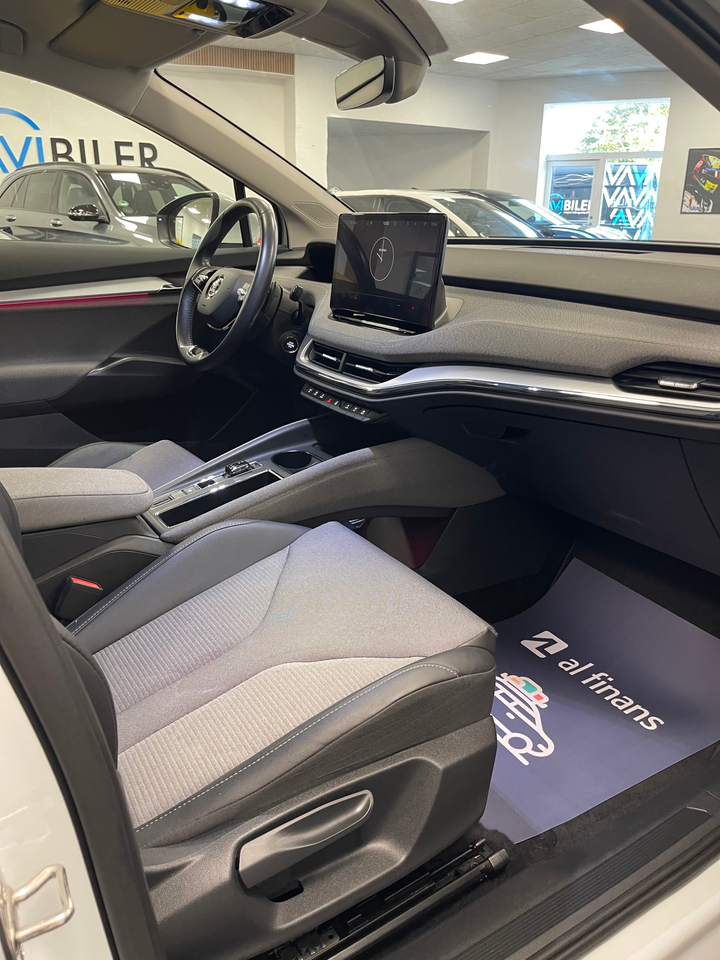 Skoda Enyaq 80 iV Loft 5d