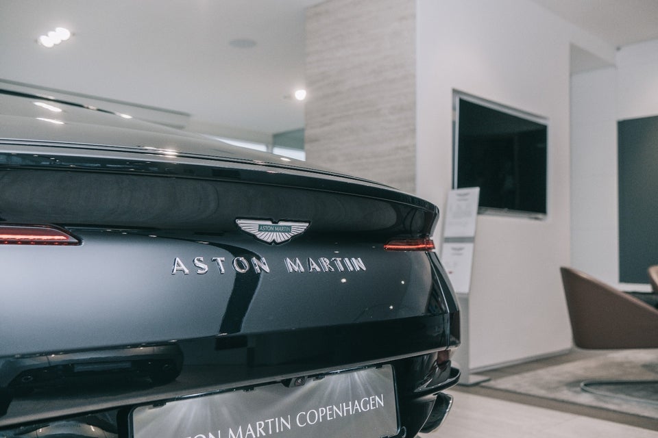 Aston Martin DB12 4,0 V8 aut. 2d