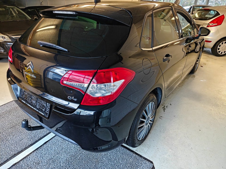 Citroën C4 1,6 HDi 110 Seduction 5d