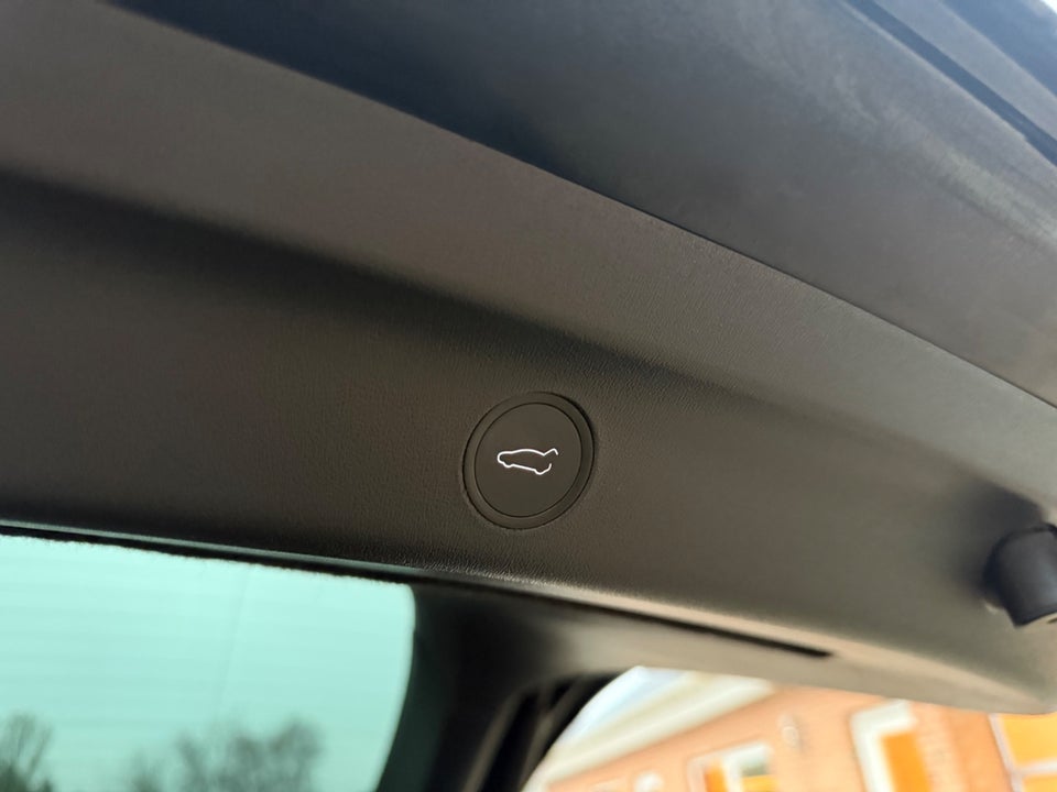 Tesla Model Y Long Range AWD 5d