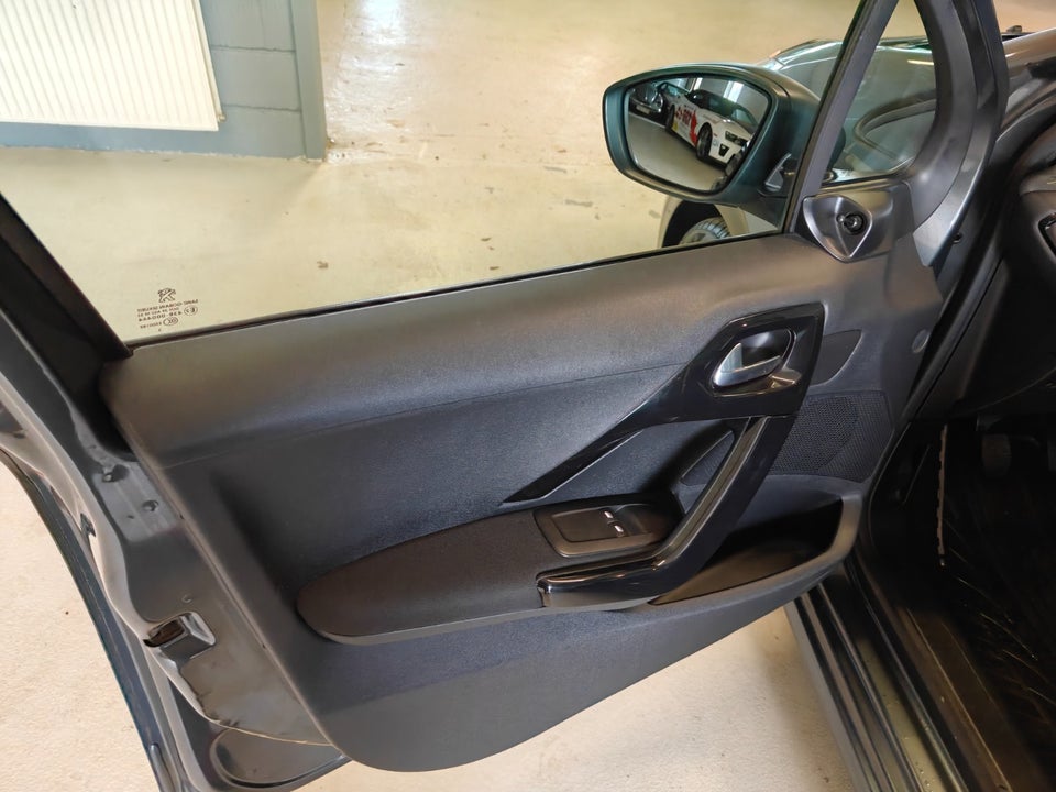 Peugeot 208 1,0 VTi Access 5d