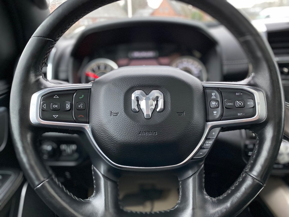 Dodge RAM 1500 5,7 V8 Hemi Laramie aut. 4d