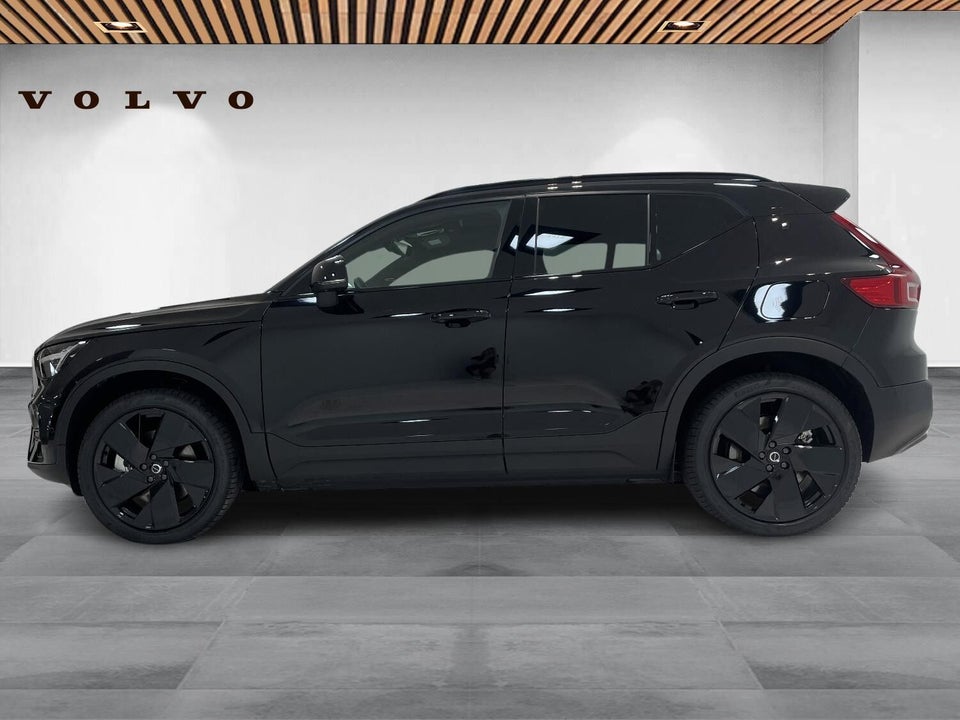 Volvo EX40 Twin Black Edition 5d