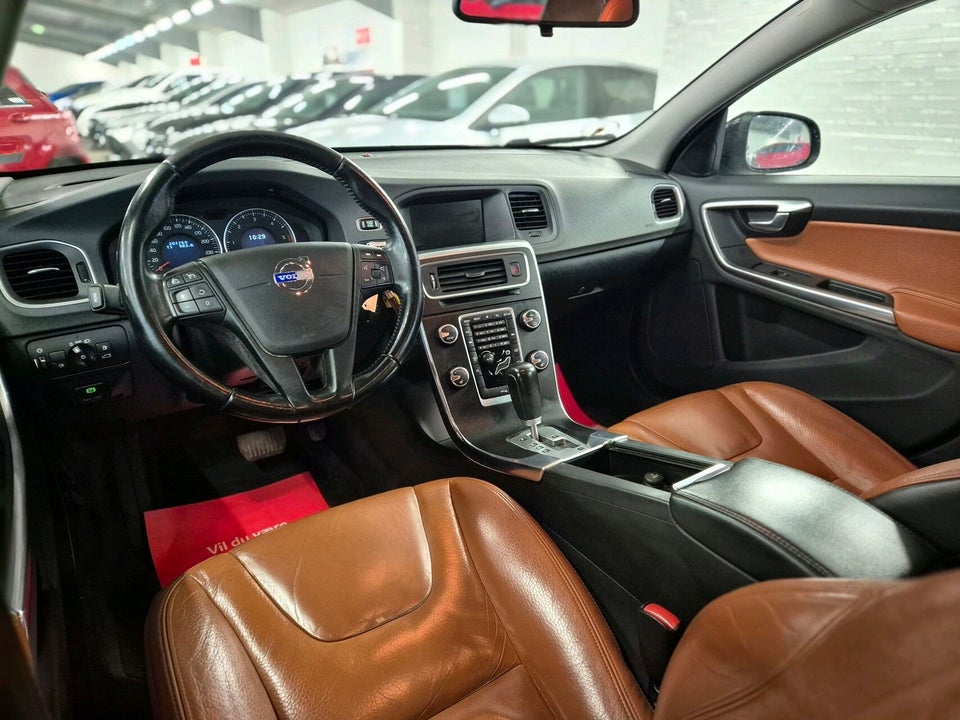 Volvo V60 1,6 D2 115 Kinetic aut. 5d