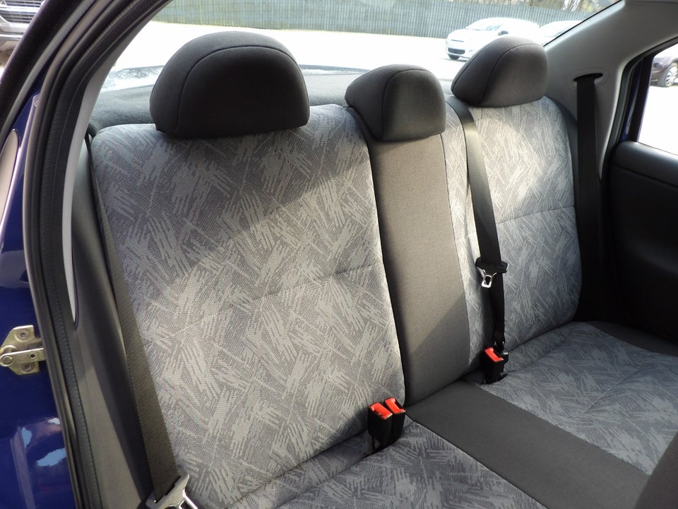 Ford Mondeo 1,6 Fashion 4d