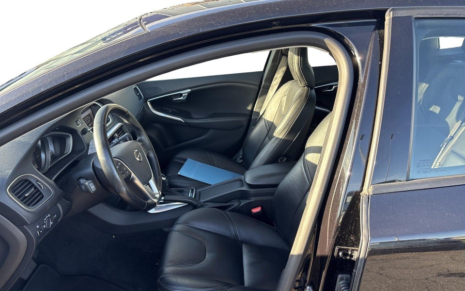 Volvo V40 1,5 T3 152 Momentum aut. 5d
