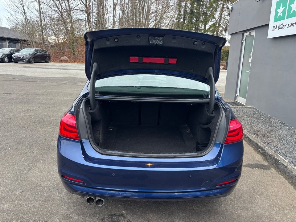 BMW 320i 2,0 aut. 4d