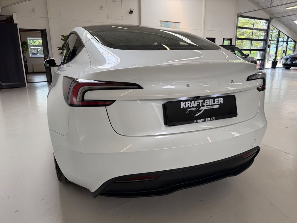 Tesla Model 3 RWD 4d