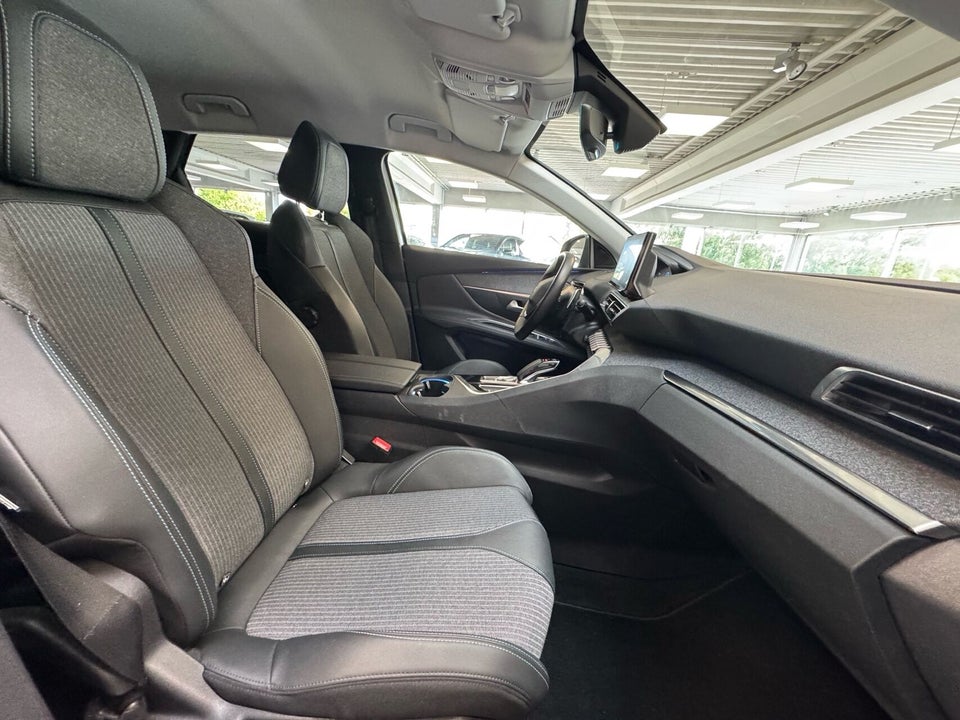 Peugeot 3008 1,6 Hybrid First Selection EAT8 5d