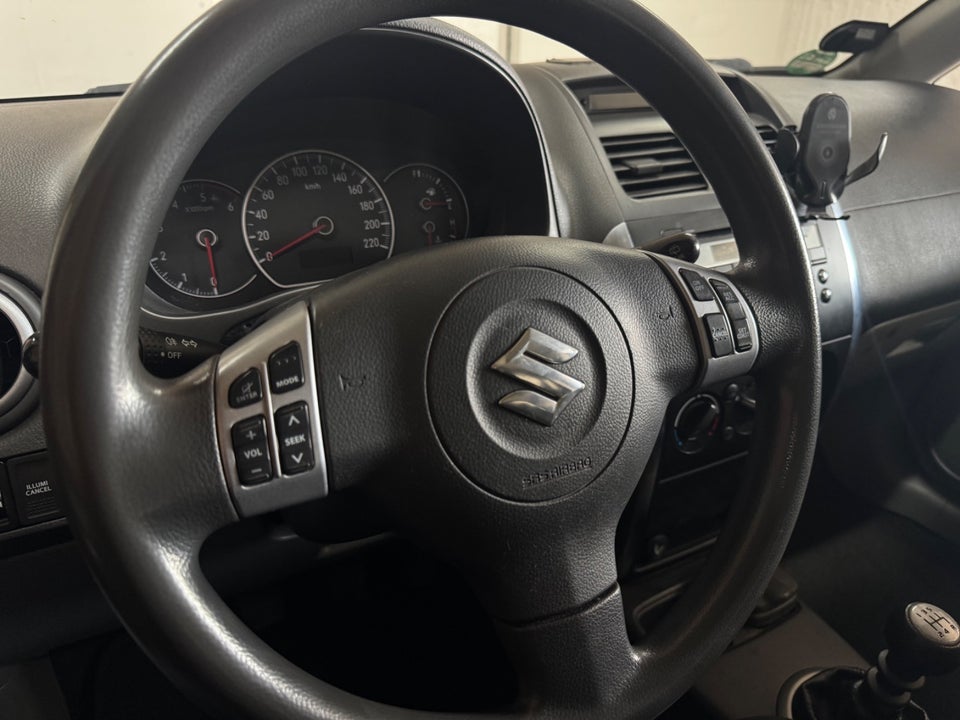 Suzuki SX4 1,6 DDiS GL 5d