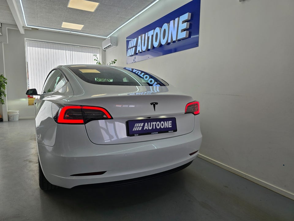 Tesla Model 3 Standard Range+ RWD 4d