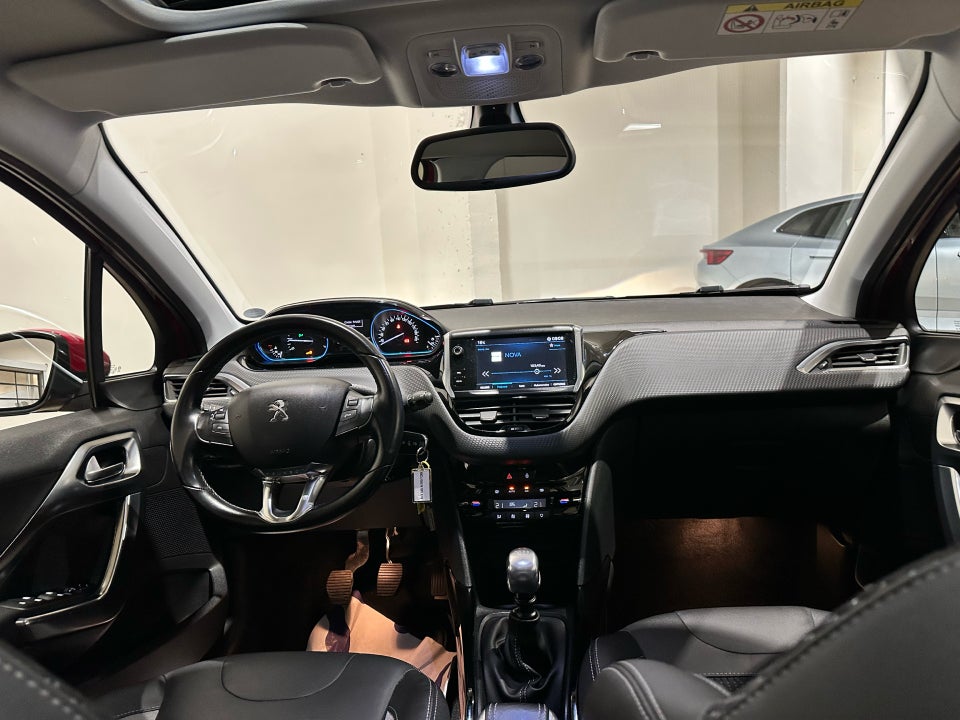 Peugeot 2008 1,2 PureTech 130 Allure+ 5d