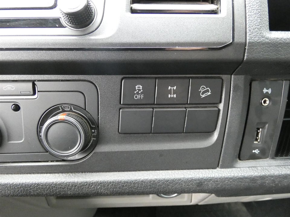 VW Transporter 2,0 TDi 199 Kassevogn DSG 4Motion kort