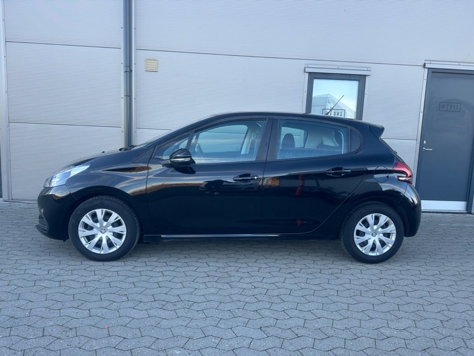 Peugeot 208 1,2 VTi 82 Chili 5d