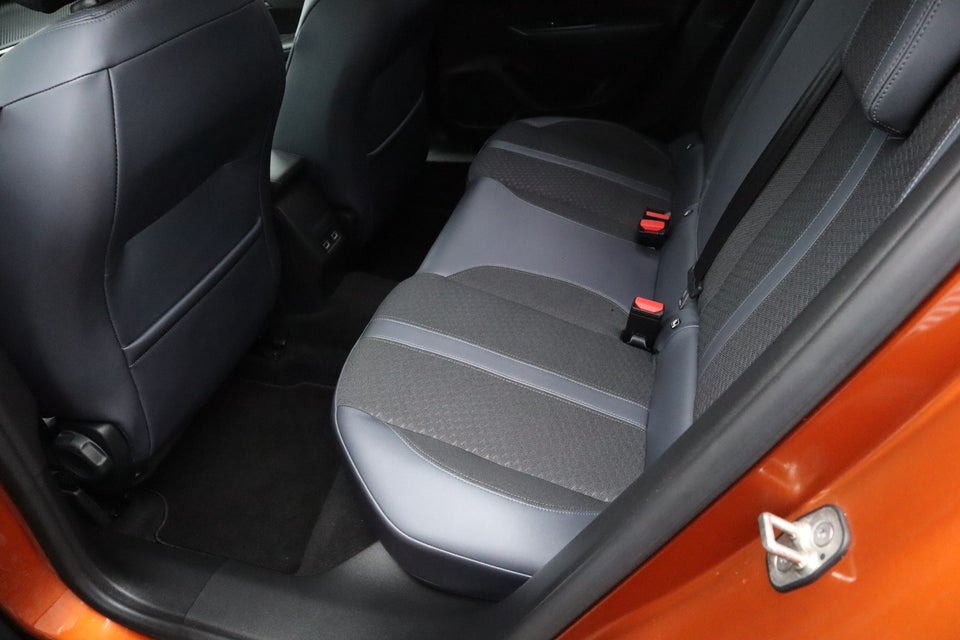 Peugeot 2008 1,2 PureTech 130 Allure Pack 5d