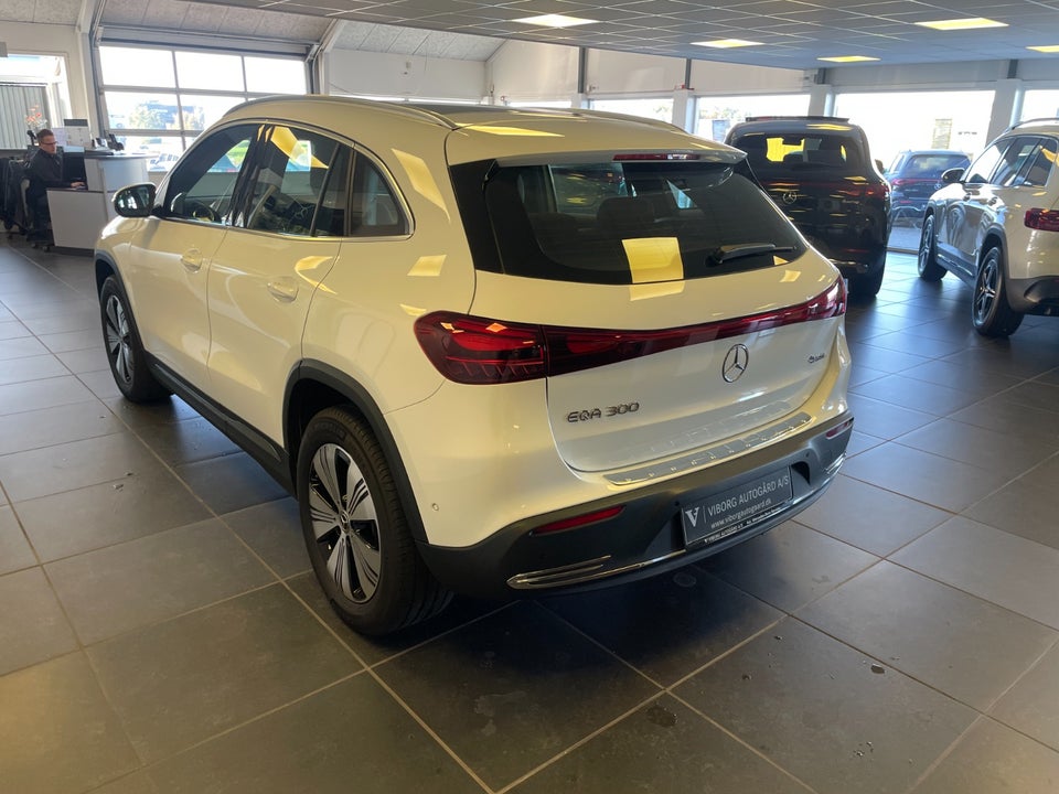 Mercedes EQA300 Progressive 4Matic 5d