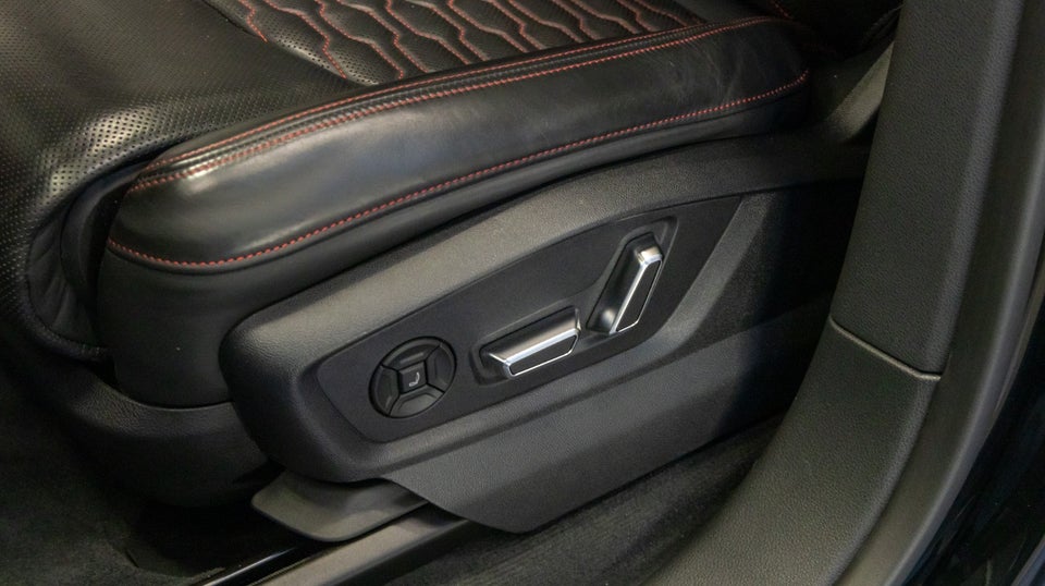 Audi RS Q8 4,0 TFSi quattro Tiptr. Van 5d