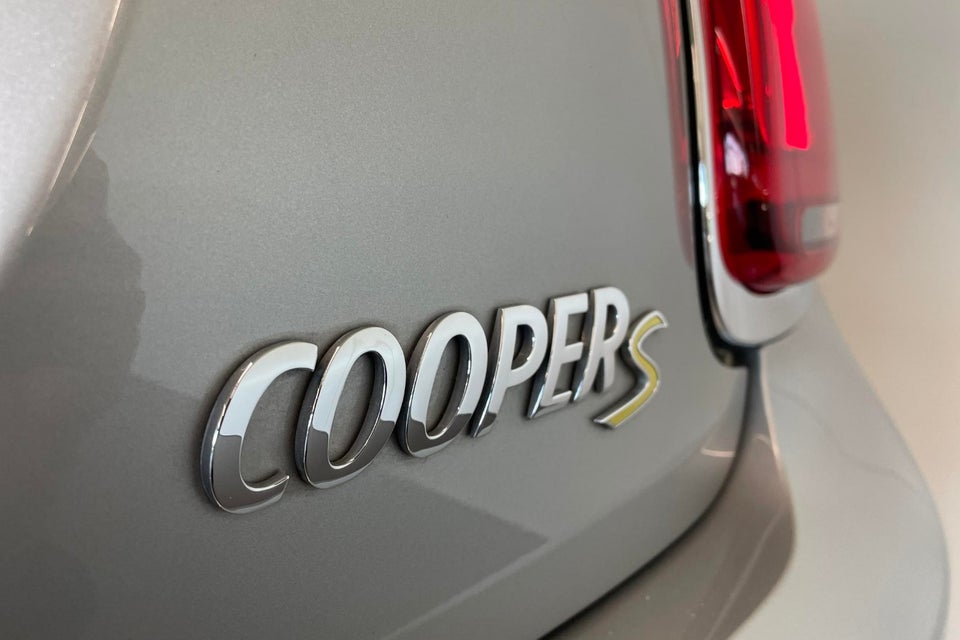 MINI Cooper SE Essential 3d