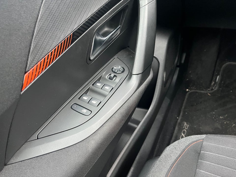 Peugeot 2008 1,2 PureTech 130 Active Pack EAT8 5d