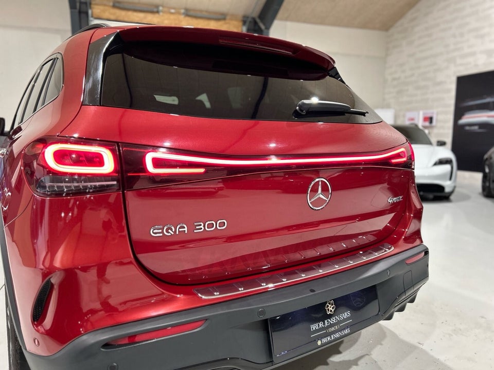 Mercedes EQA300 AMG Line 4Matic 5d