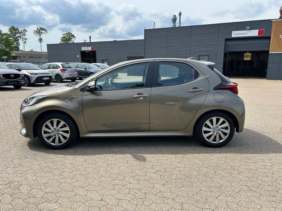 Toyota Yaris 1,5 Hybrid Active Tech+ e-CVT 5d