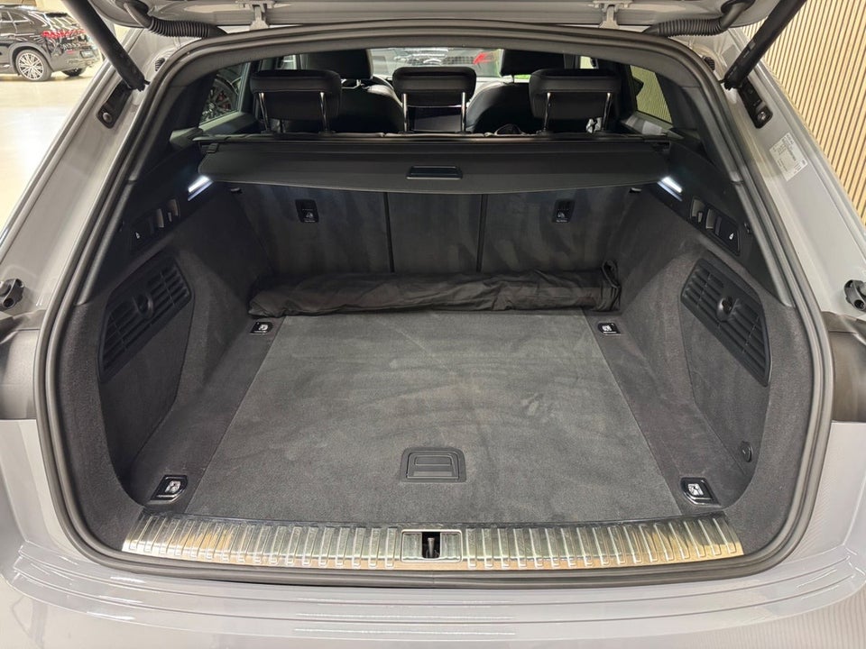 Audi e-tron 55 S-line quattro 5d