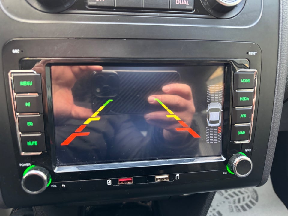 VW Touran 1,6 TDi 105 Match BMT 7prs 5d