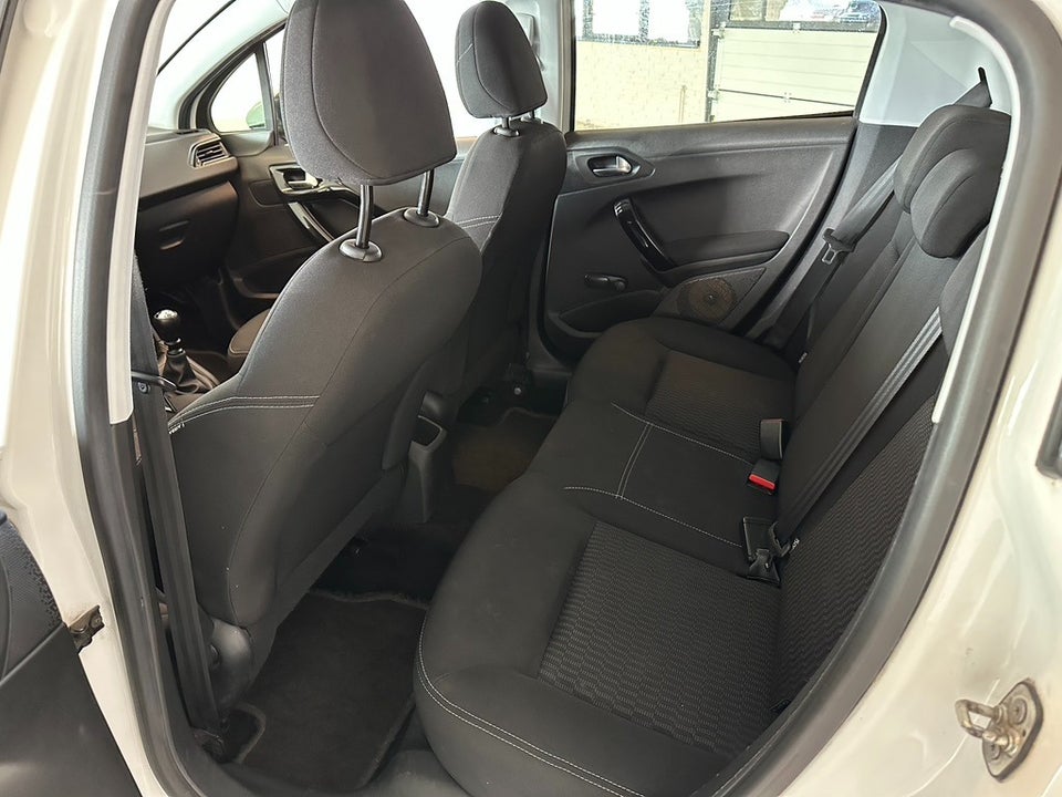 Peugeot 208 1,5 BlueHDi 100 Envy 5d