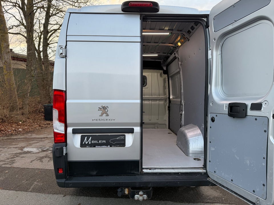 Peugeot Boxer 333 2,2 BlueHDi 140 L2H2 Premium