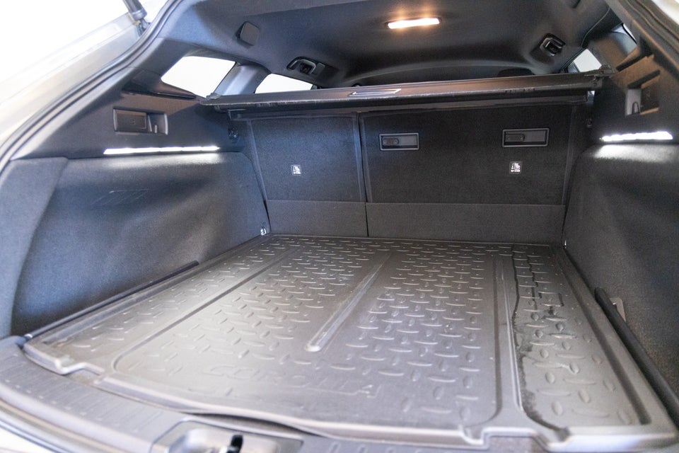 Toyota Corolla 1,8 Hybrid Active Premium Touring Sports MDS 5d