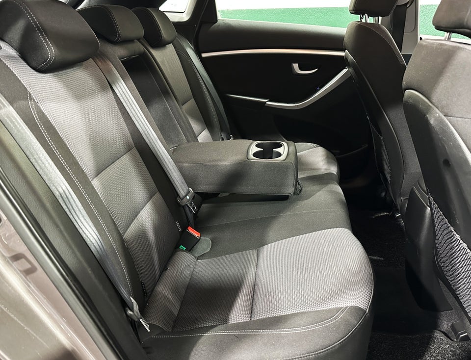 Hyundai i30 1,6 CRDi 128 Style aut. 5d