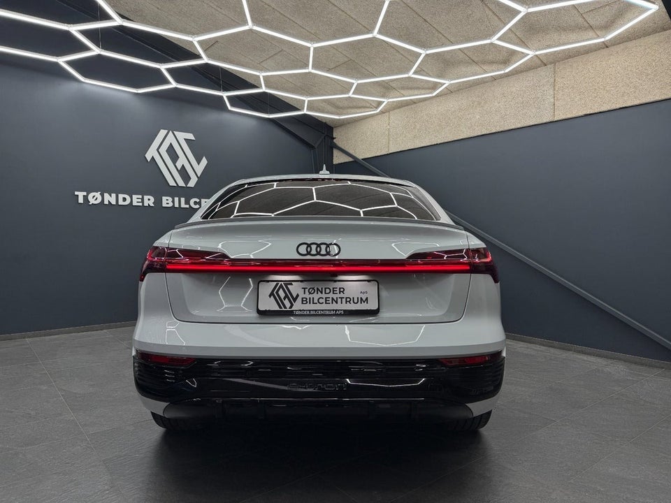Audi Q8 e-tron 55 S-line Black Style Sportback quattro 5d